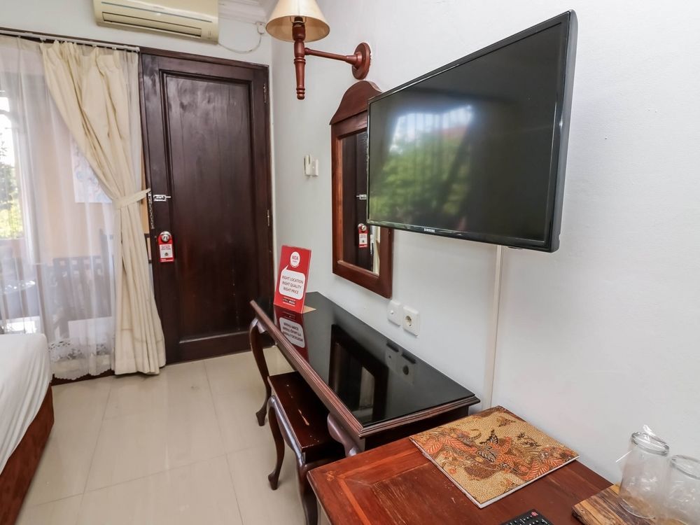 Legian Beach Hotel Kuta  Exterior photo