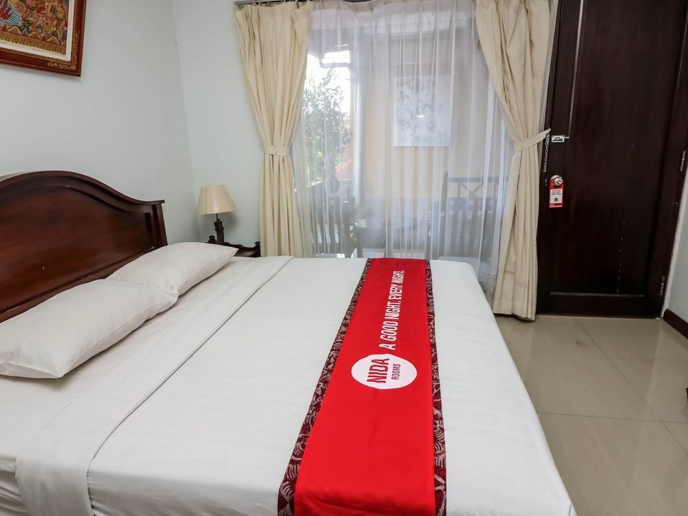 Legian Beach Hotel Kuta  Exterior photo