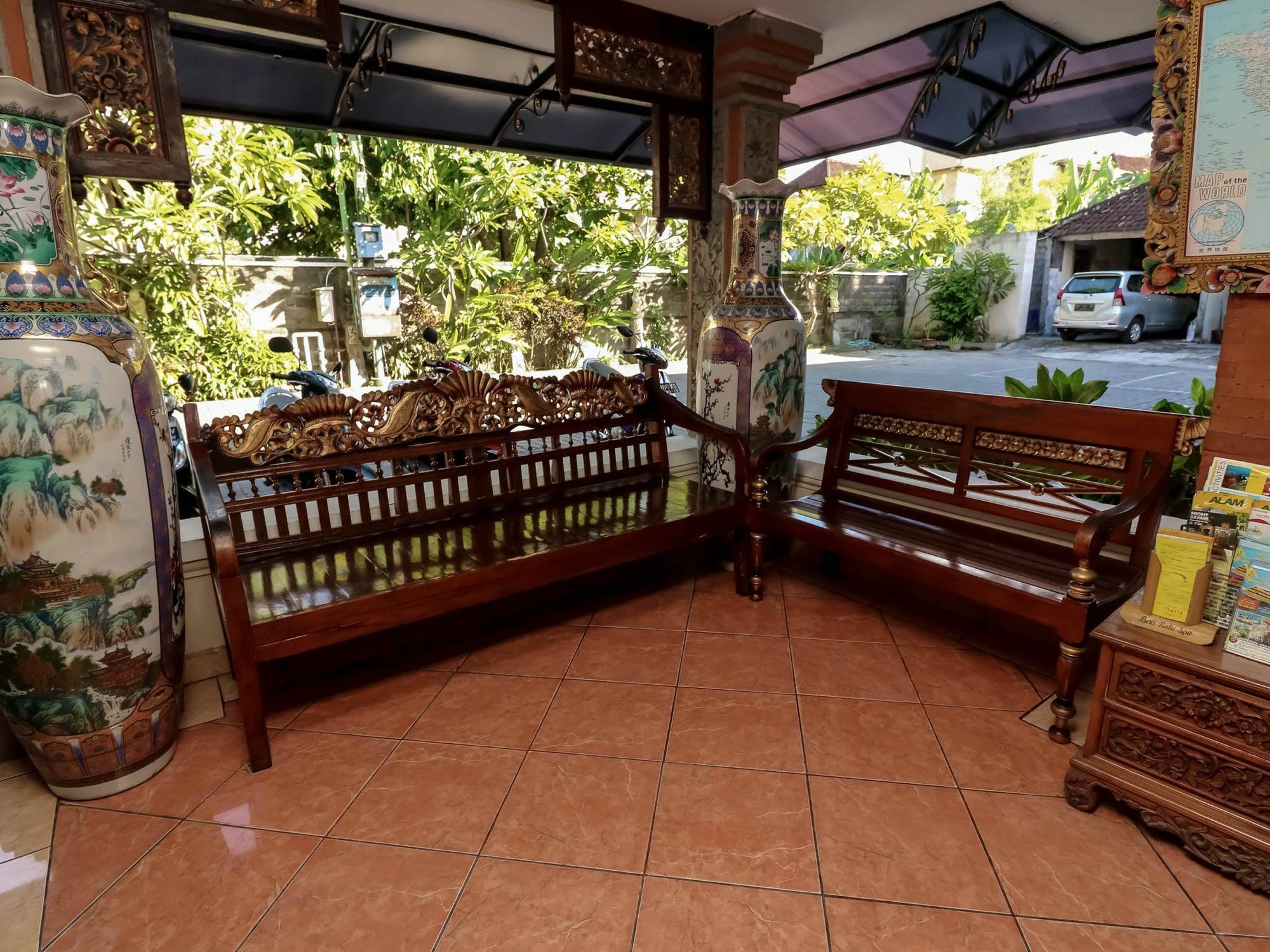 Legian Beach Hotel Kuta  Exterior photo